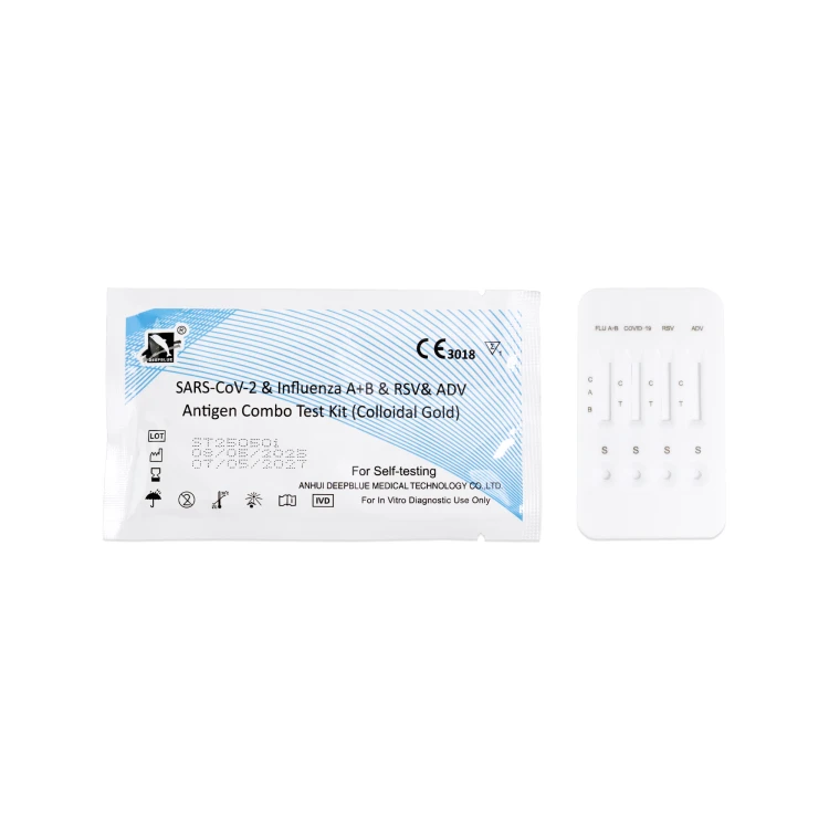 Zestaw testowy 5w1 Deepblue SARS-CoV-2 &amp; Influenza A+B &amp; RSV &amp; ADV – saszetka foliowa w biało-niebieskiej kolorystyce, obok widoczna kasetka testowa z oznaczeniami dla pięciu patogenów.
